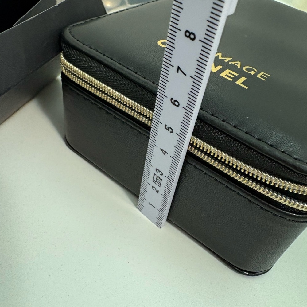 CHANEL beauty Sublimage Black cosmetics Case - Picture 10 of 10